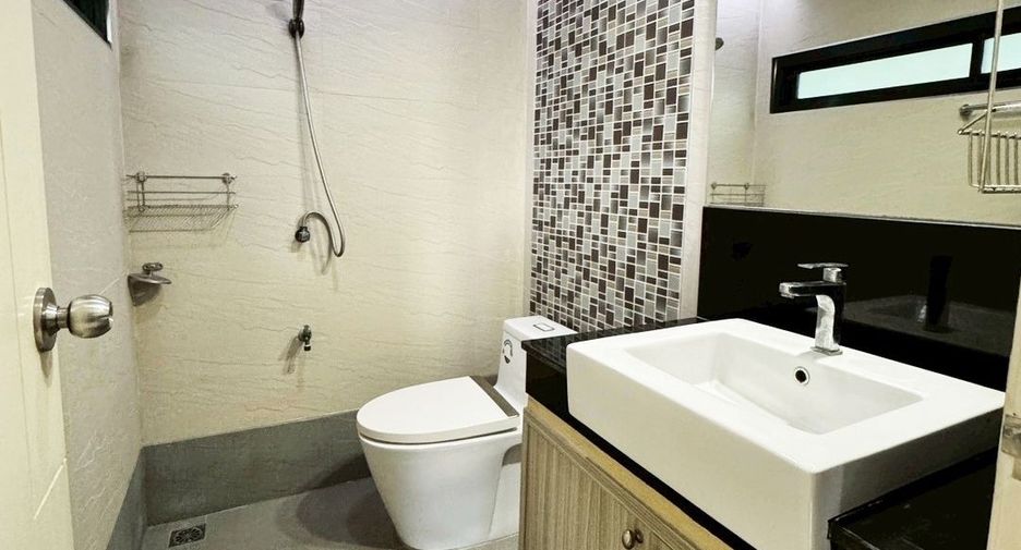 For sale 3 bedrooms townhouse in Pak Kret, Nonthaburi