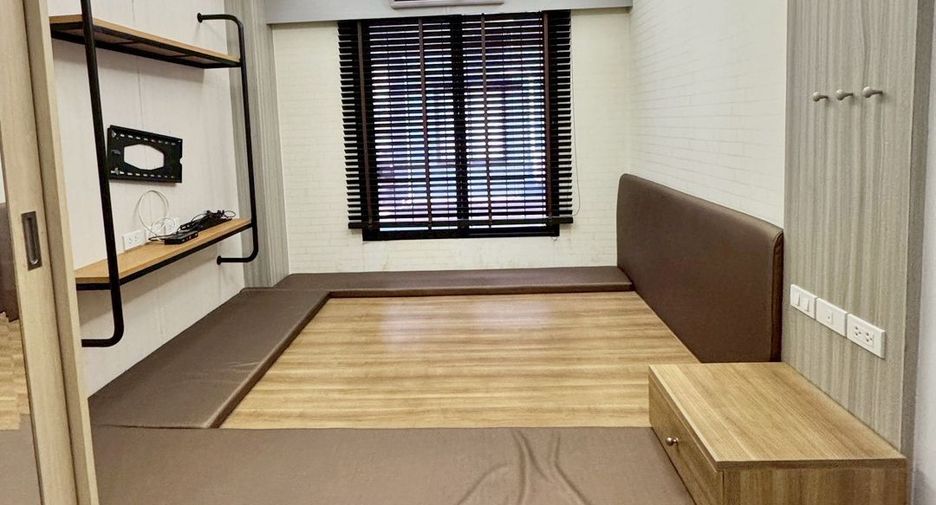 For sale 3 bedrooms townhouse in Pak Kret, Nonthaburi