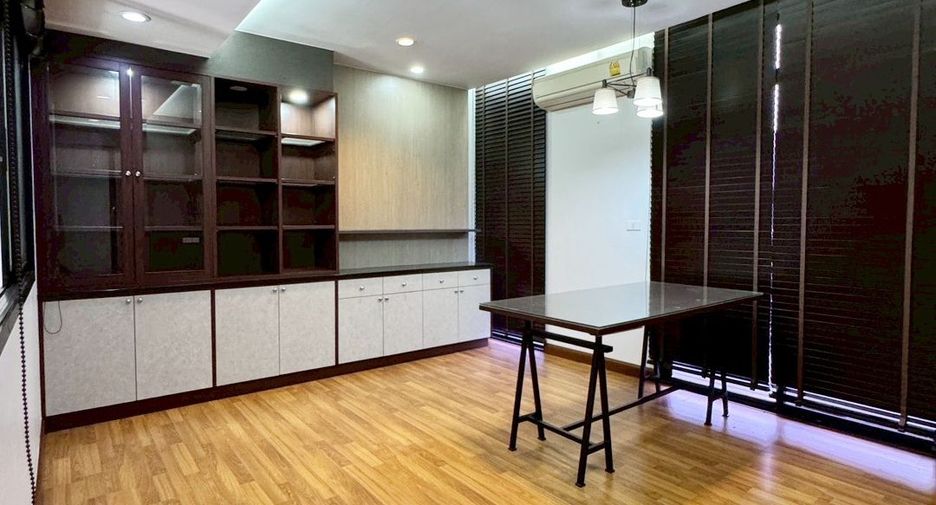 For sale 3 bedrooms townhouse in Pak Kret, Nonthaburi