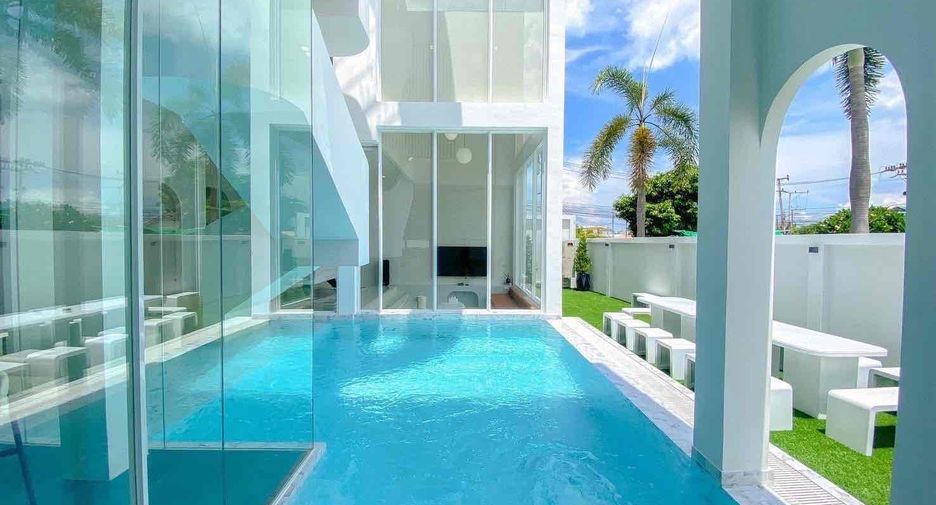 For rent 4 bedrooms villa in Bang Lamung, Chonburi