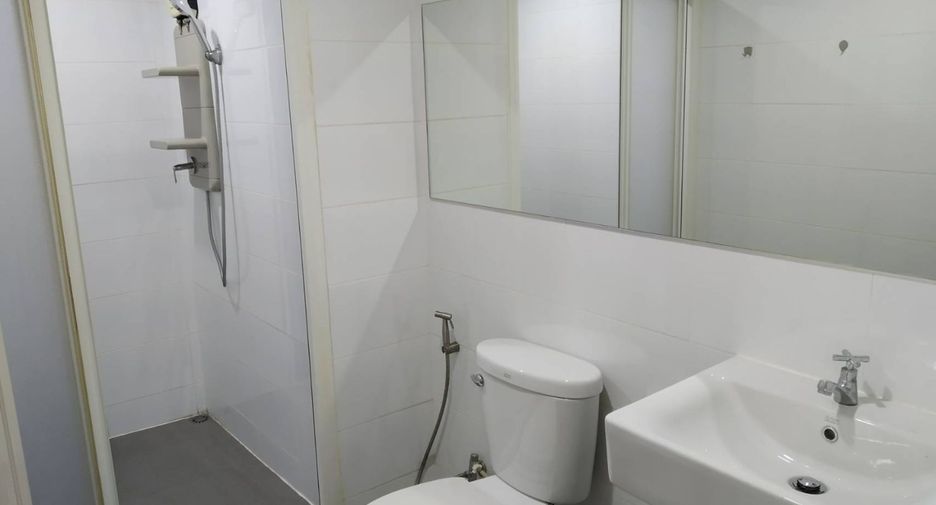 Condo en alquiler de 2 habitaciones en Huai Khwang, Bangkok