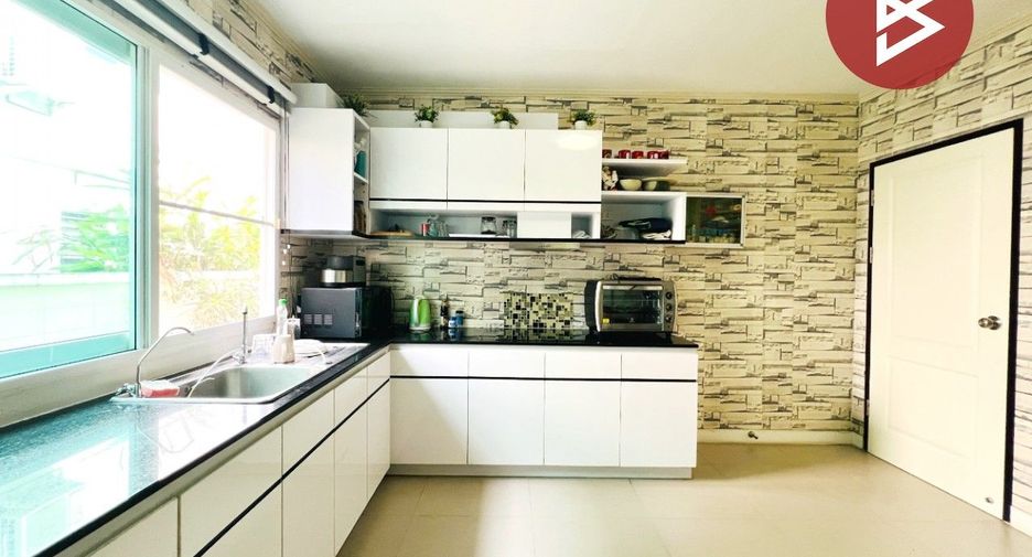 Casa en venta de 4 habitaciones en Phra Pradaeng, Samut Prakan