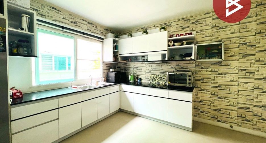 Casa en venta de 4 habitaciones en Phra Pradaeng, Samut Prakan