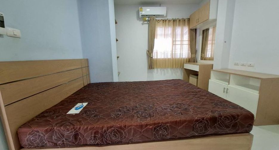For rent 4 bedrooms house in Mueang Chiang Mai, Chiang Mai