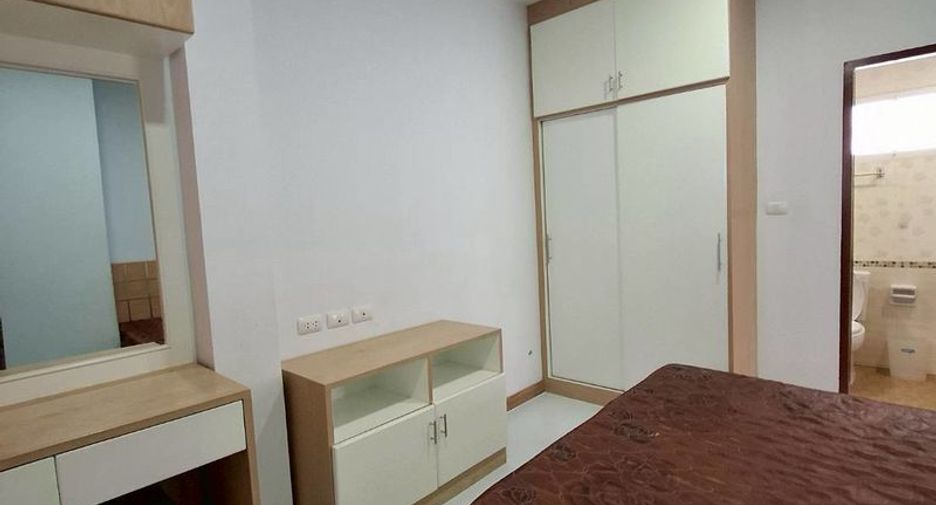 For rent 4 bedrooms house in Mueang Chiang Mai, Chiang Mai