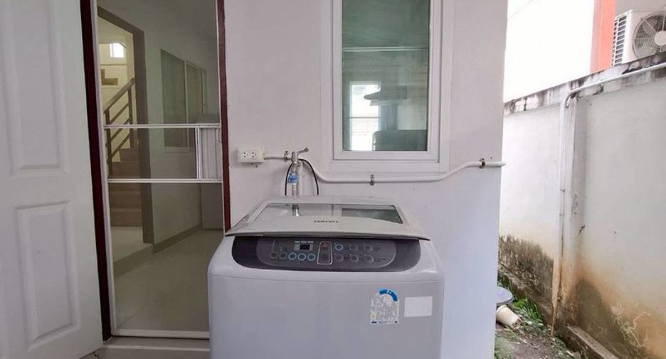 For rent 4 bedrooms house in Mueang Chiang Mai, Chiang Mai