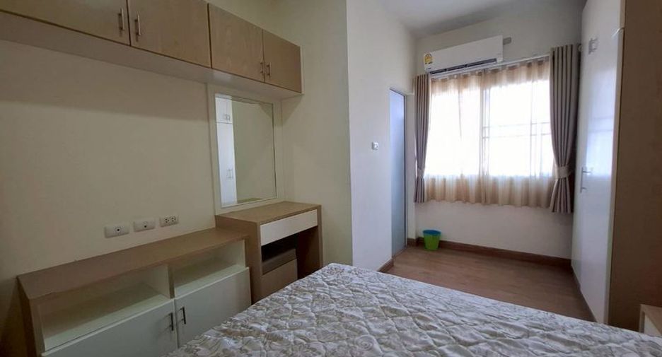 For rent 4 bedrooms house in Mueang Chiang Mai, Chiang Mai
