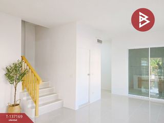 Casa adosada en venta de 3 habitaciones en Mueang Rayong, Rayong