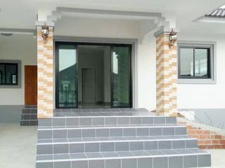 For rent 3 bedrooms house in Saraphi, Chiang Mai