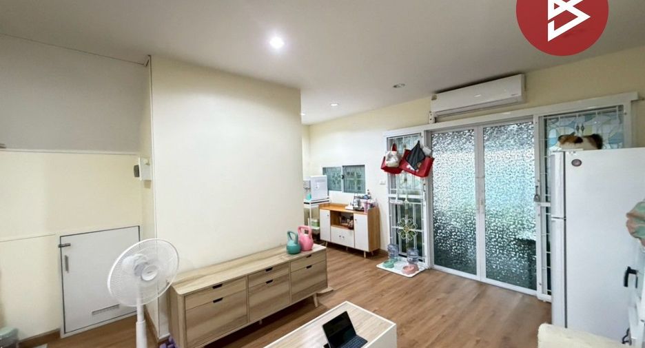 For sale 3 bedrooms house in Khlong Sam Wa, Bangkok