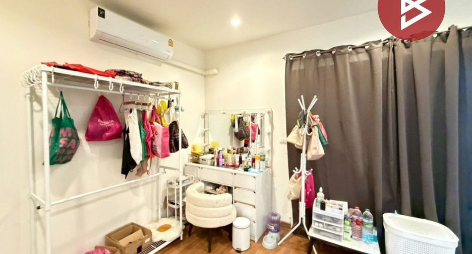 For sale 3 bedrooms house in Khlong Sam Wa, Bangkok