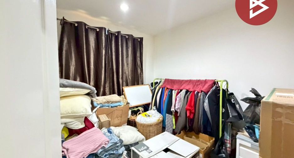 For sale 3 bedrooms house in Khlong Sam Wa, Bangkok