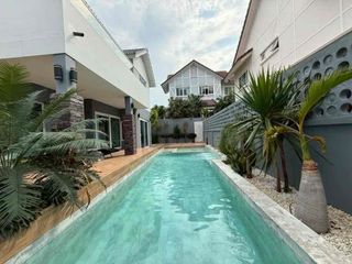 For rent 4 bedrooms villa in Bang Lamung, Chonburi