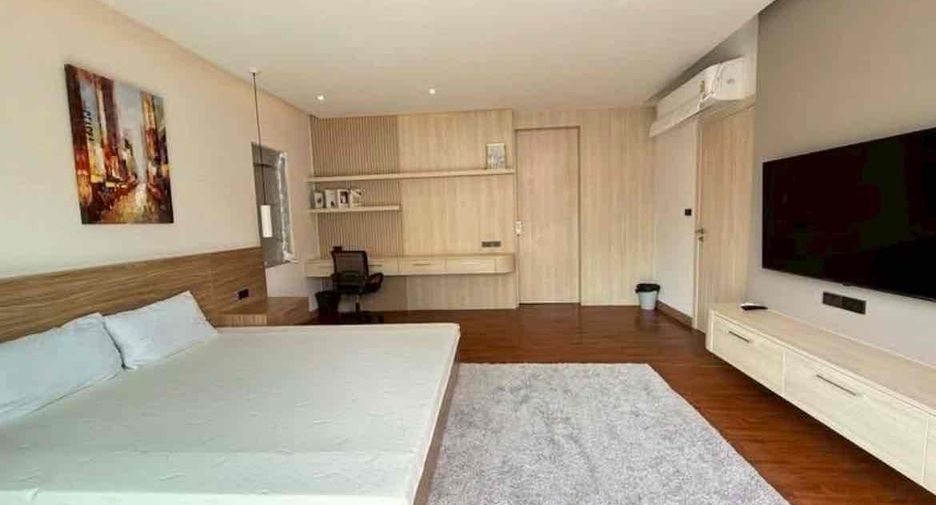 For rent 4 bedrooms villa in Bang Lamung, Chonburi