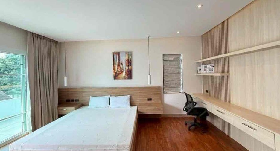 For rent 4 bedrooms villa in Bang Lamung, Chonburi