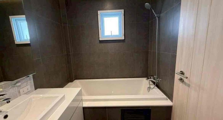 For rent 4 bedrooms villa in Bang Lamung, Chonburi
