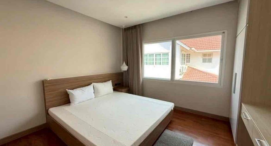 For rent 4 bedrooms villa in Bang Lamung, Chonburi