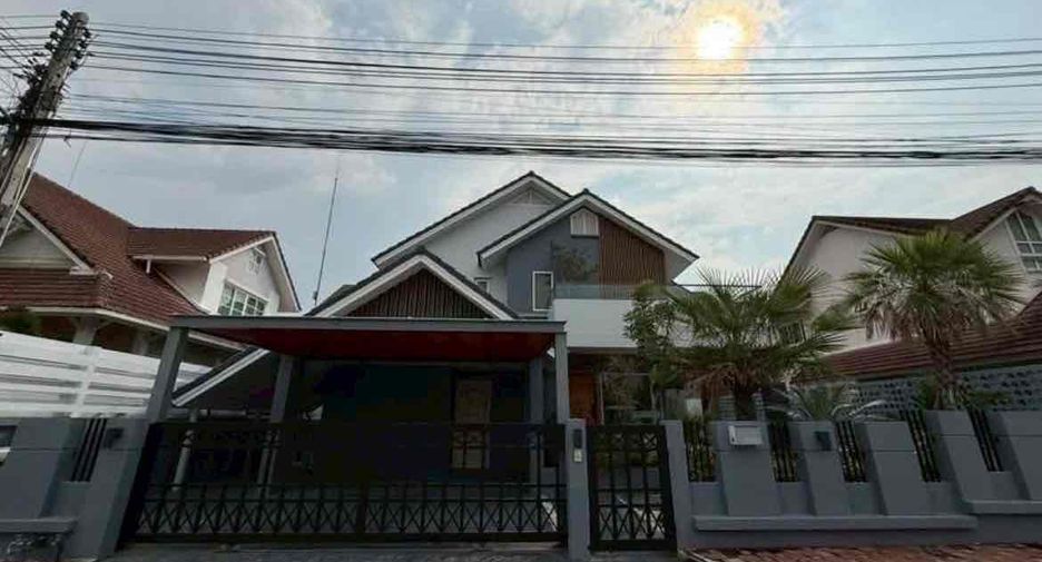For rent 4 bedrooms villa in Bang Lamung, Chonburi