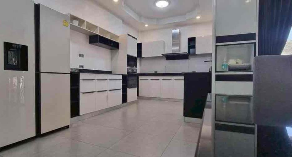 For sale and for rent 3 bedrooms villa in Bang Lamung, Chonburi