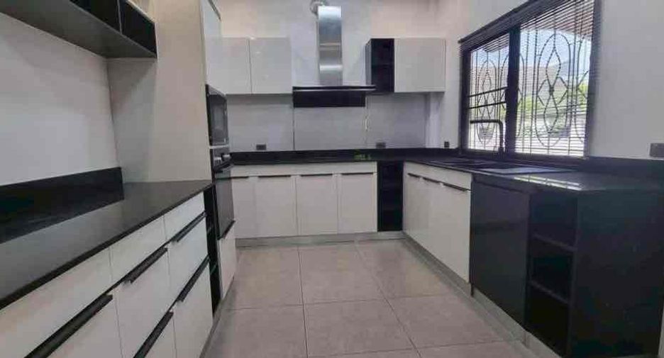 For sale and for rent 3 bedrooms villa in Bang Lamung, Chonburi