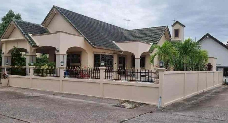 For sale and for rent 3 bedrooms villa in Bang Lamung, Chonburi
