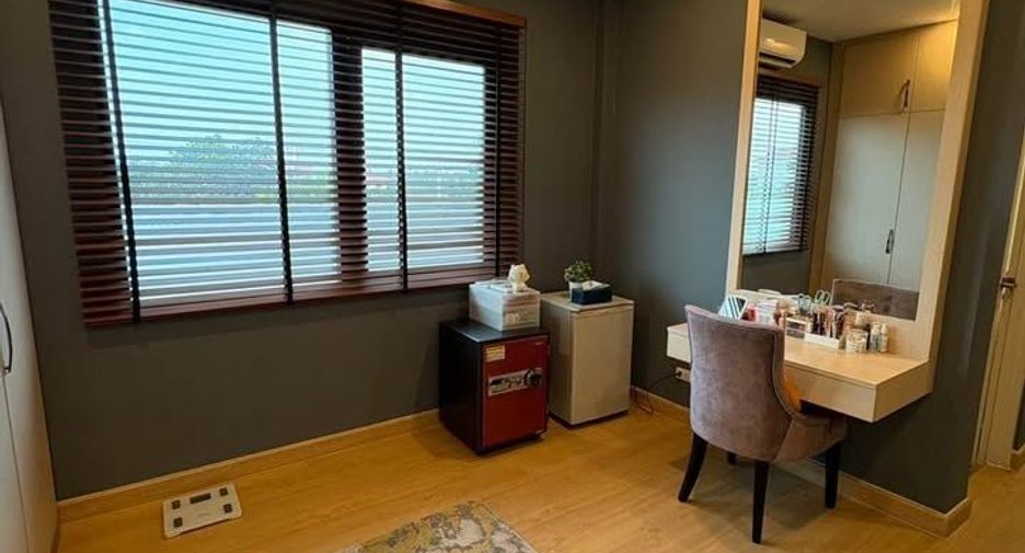 For sale 4 bedrooms house in Prawet, Bangkok
