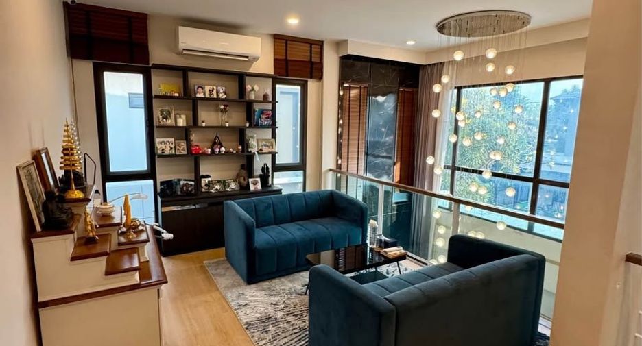 For sale 4 bedrooms house in Prawet, Bangkok