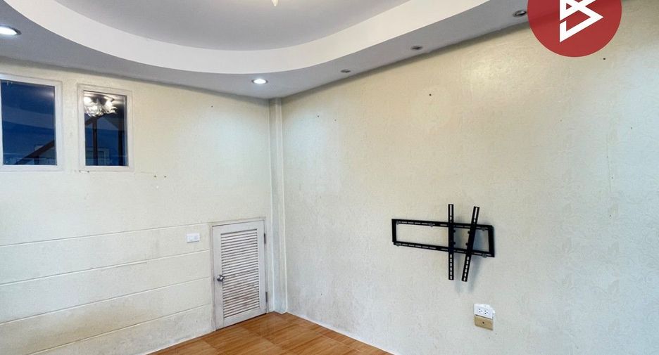 For sale 5 ベッドルーム townhouse in Mueang Chon Buri, Chonburi