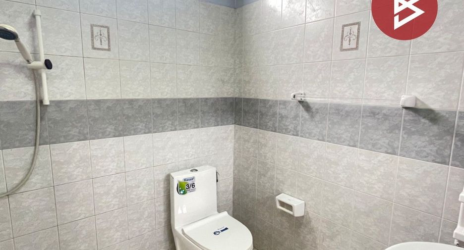 For sale 5 ベッドルーム townhouse in Mueang Chon Buri, Chonburi