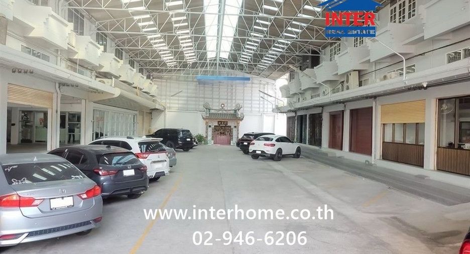 For sale retail Space in Bang Khun Thian, Bangkok