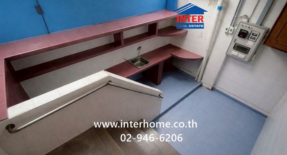 For sale 3 bedrooms retail Space in Dusit, Bangkok