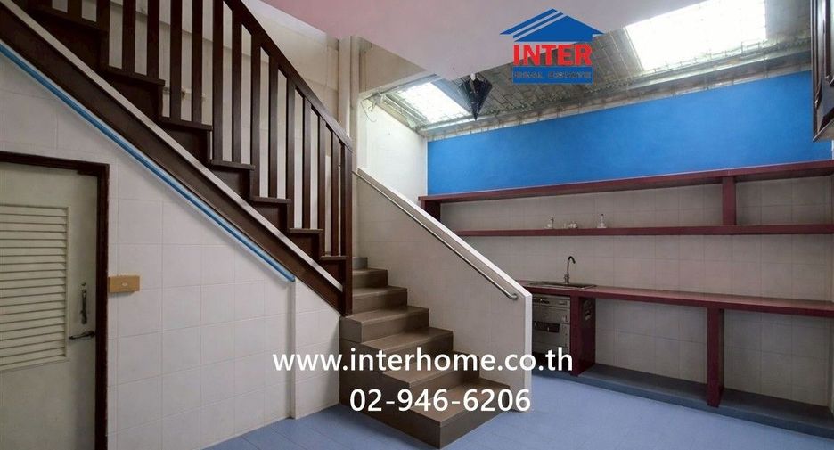 For sale 3 bedrooms retail Space in Dusit, Bangkok