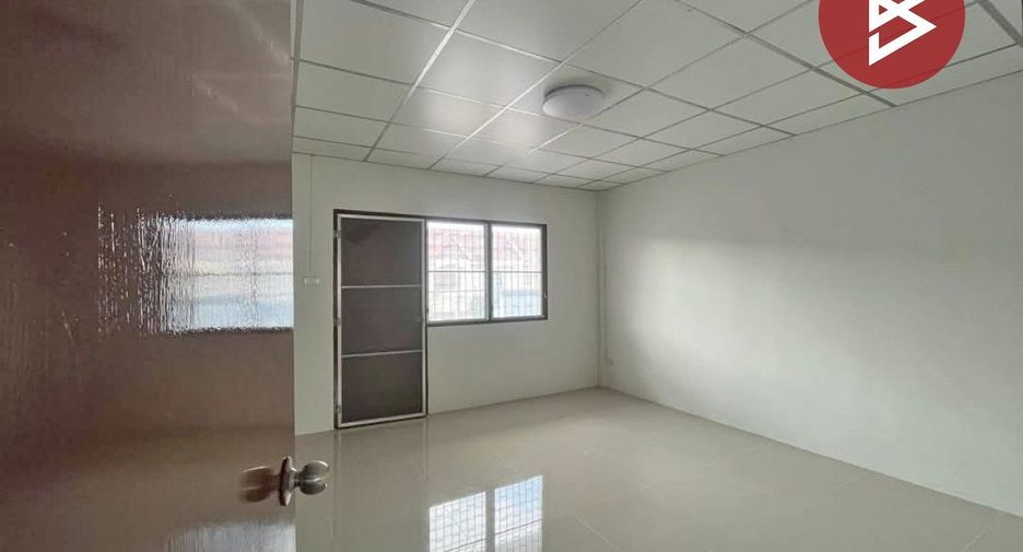 À vendre 2 chambres maison de ville à Bang Sao Thong, Samut Prakan