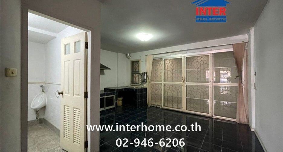 À vendre 3 chambres maison de ville à Mueang Nonthaburi, Nonthaburi