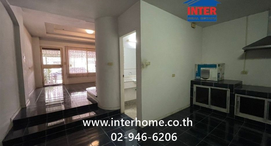 À vendre 3 chambres maison de ville à Mueang Nonthaburi, Nonthaburi