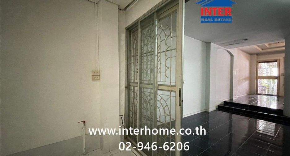 À vendre 3 chambres maison de ville à Mueang Nonthaburi, Nonthaburi