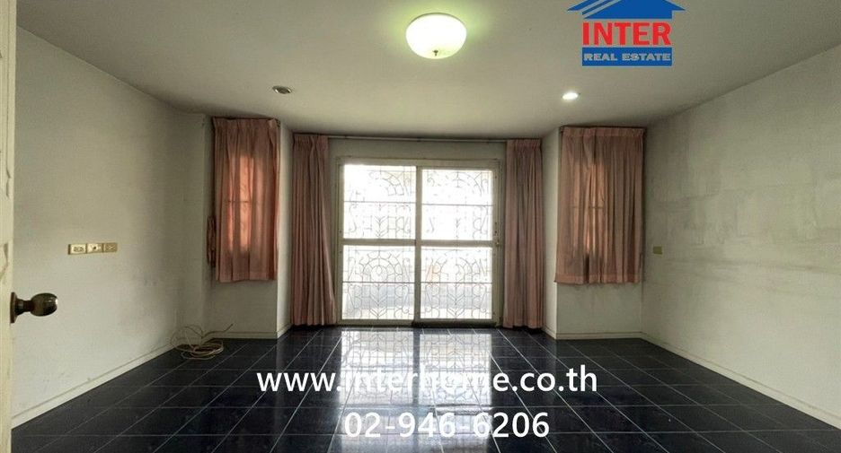 À vendre 3 chambres maison de ville à Mueang Nonthaburi, Nonthaburi