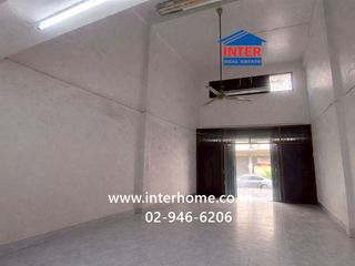 For sale 3 bedrooms retail Space in Bang Bon, Bangkok