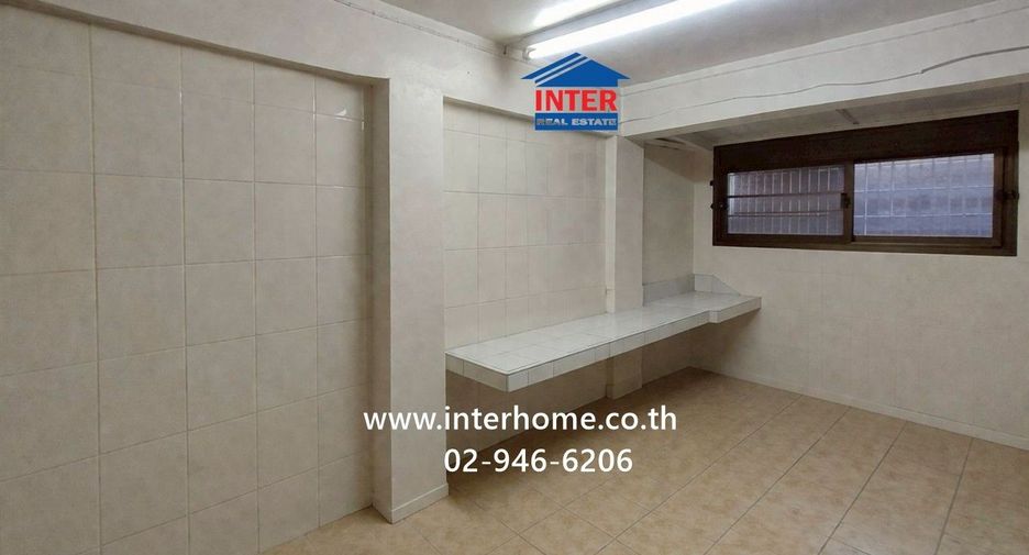 For sale 3 bedrooms retail Space in Bang Bon, Bangkok