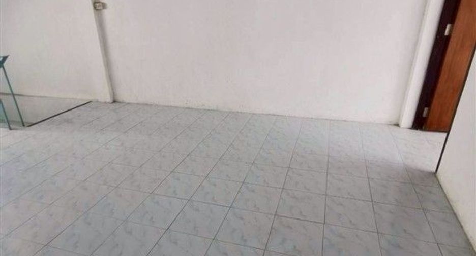 For sale 3 bedrooms retail Space in Bang Bon, Bangkok