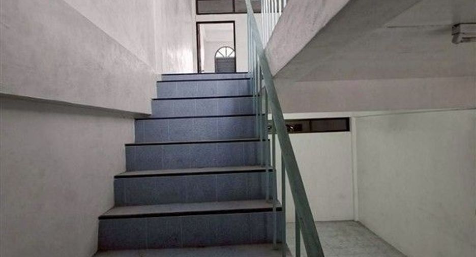 For sale 3 bedrooms retail Space in Bang Bon, Bangkok
