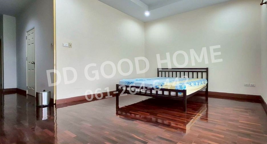 Casa adosada en venta de 4 habitaciones en Mueang Nonthaburi, Nonthaburi