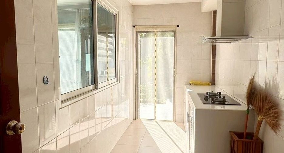 Haus zum Kauf mit 3 Zimmer in Phanat Nikhom, Chonburi