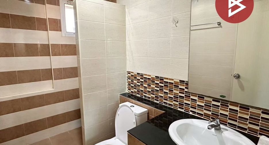 Haus zum Kauf mit 3 Zimmer in Phanat Nikhom, Chonburi