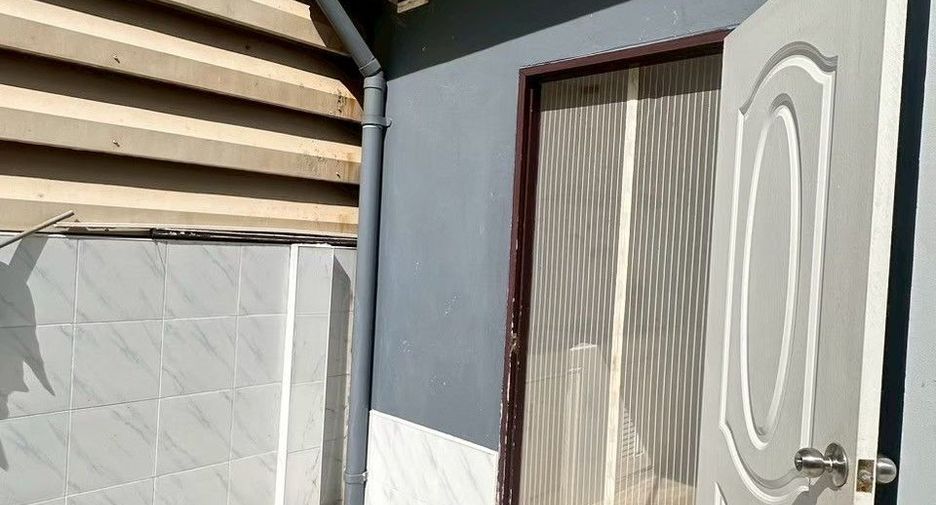 Haus zum Kauf mit 3 Zimmer in Phanat Nikhom, Chonburi