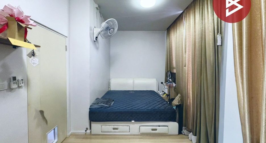 Reihenhaus zum Kauf mit 3 Zimmer in Thung Khru, Bangkok