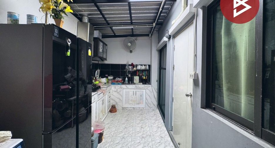 Reihenhaus zum Kauf mit 3 Zimmer in Thung Khru, Bangkok