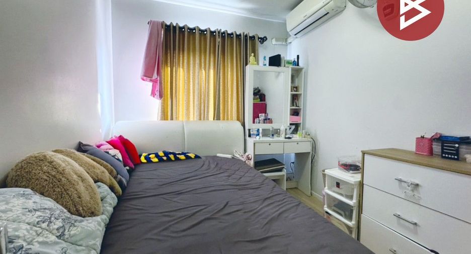 Reihenhaus zum Kauf mit 3 Zimmer in Thung Khru, Bangkok