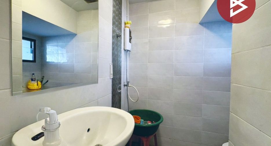 Reihenhaus zum Kauf mit 3 Zimmer in Thung Khru, Bangkok