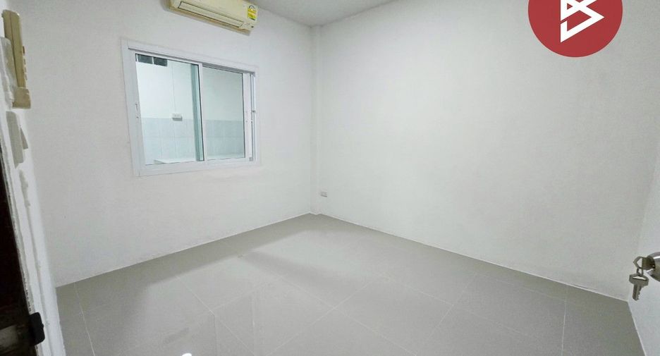 À vendre 2 chambres maison de ville à Phra Samut Chedi, Samut Prakan